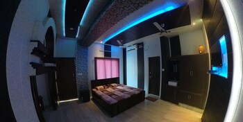 Hotel Geeta Bhawan,,3 star