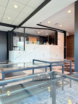 Nova Hotel Bronx,,2 star