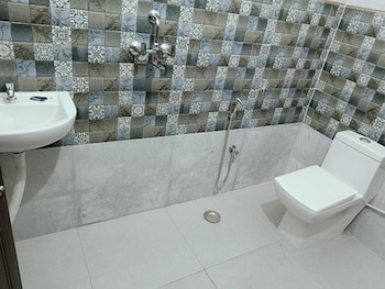 anurag hotel chakrata