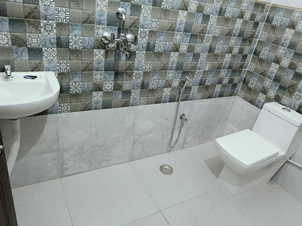 anurag hotel chakrata