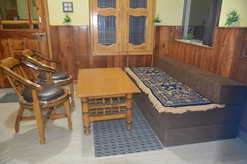 anurag hotel chakrata