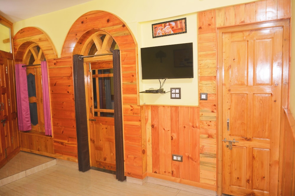 anurag hotel chakrata