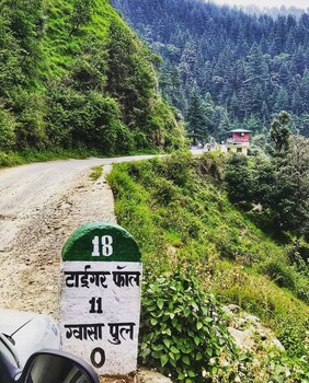 anurag hotel chakrata