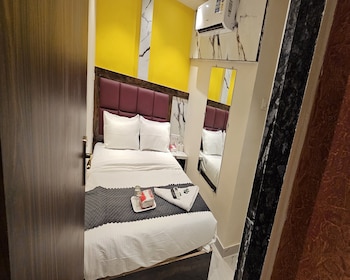 hotel rishi palace