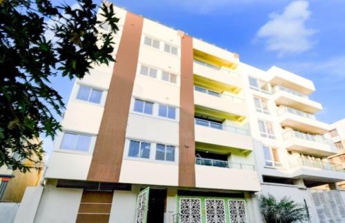 Hotel Greenlane Suites,,2 star