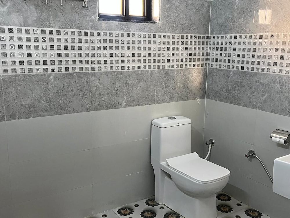 hotel jageshwari inn