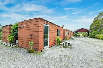 hotel o asiacamp chalet tanjung karang
