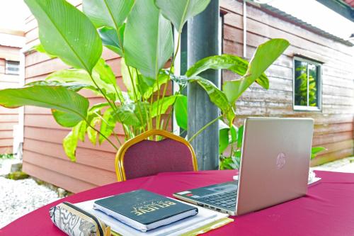 hotel o asiacamp chalet tanjung karang