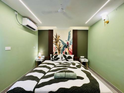 Alcove Stays,,3 star