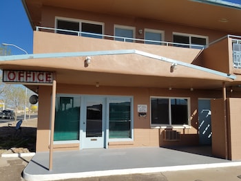 Leisure Lodge Motel,,2 star