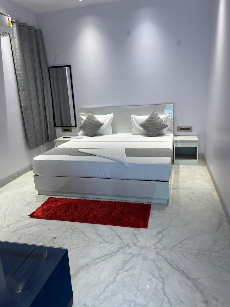hotel white house