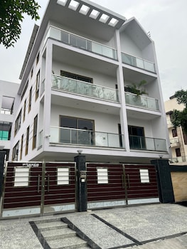 hotel white house