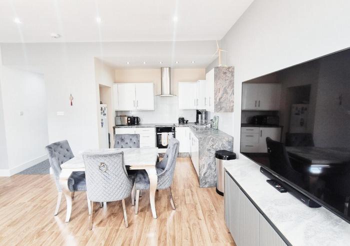 stylish and modern 2br flat