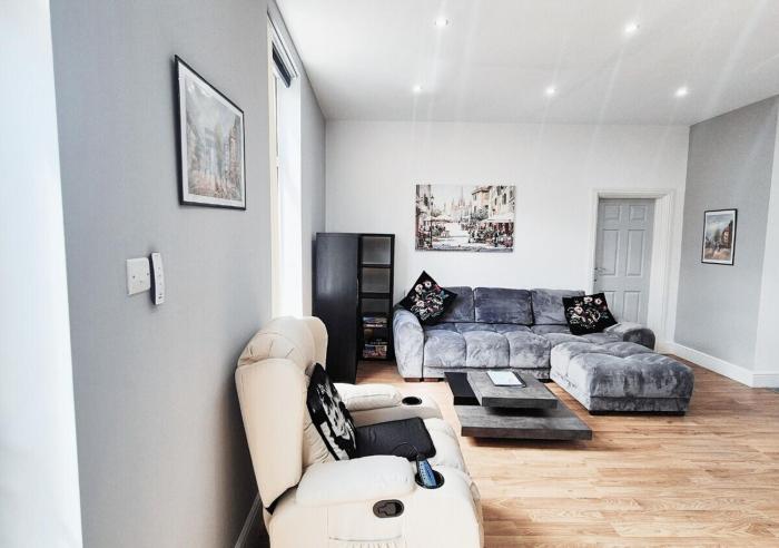 stylish and modern 2br flat