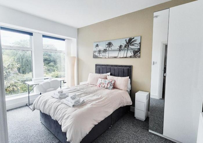 stylish and modern 2br flat