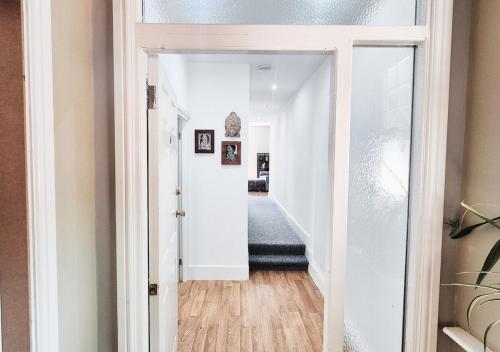 stylish and modern 2br flat