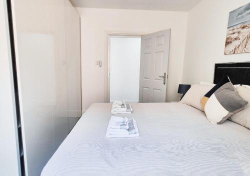 stylish and modern 2br flat