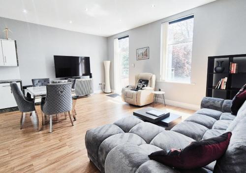 stylish and modern 2br flat