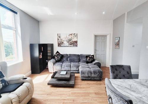 stylish and modern 2br flat