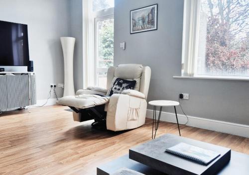 stylish and modern 2br flat