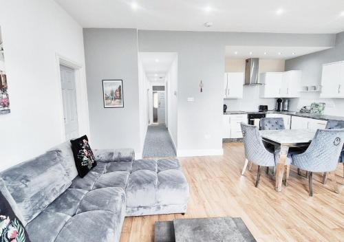 stylish and modern 2br flat