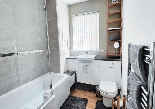stylish and modern 2br flat