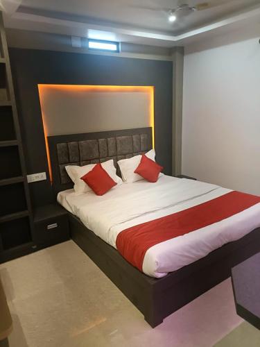 Hotel The Ramson,,3 star