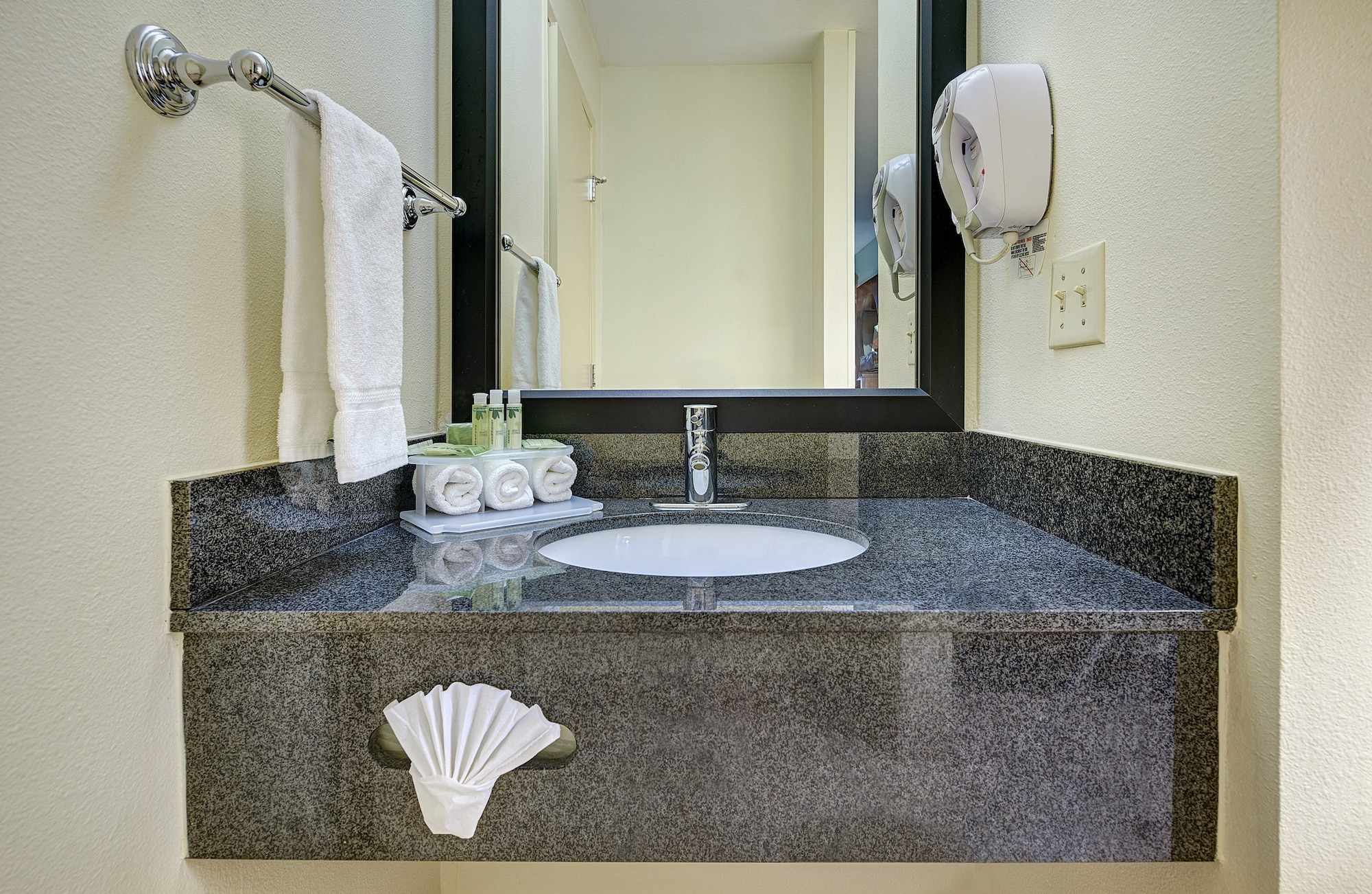 holiday inn express san diego south national city