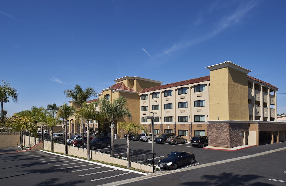 holiday inn express san diego south national city
