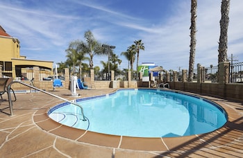 Holiday Inn Express San Diego South-National City,National City>>Bonita,3 star