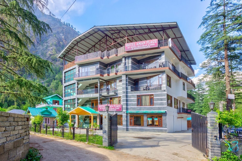 aman place by hotel malabar kasol