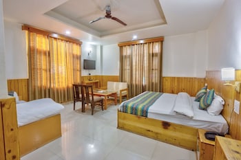 aman place by hotel malabar kasol