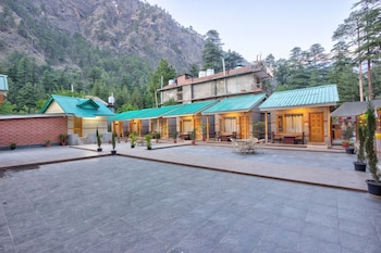 aman place by hotel malabar kasol