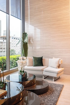 the rich grand residence sukhumvit