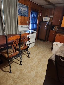 Big Sky Motel,209 Main Ave S,2 star