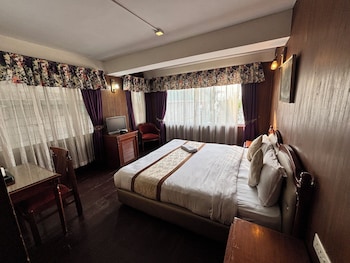 orangepetal comfort himalayan resort