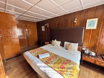 orangepetal comfort himalayan resort