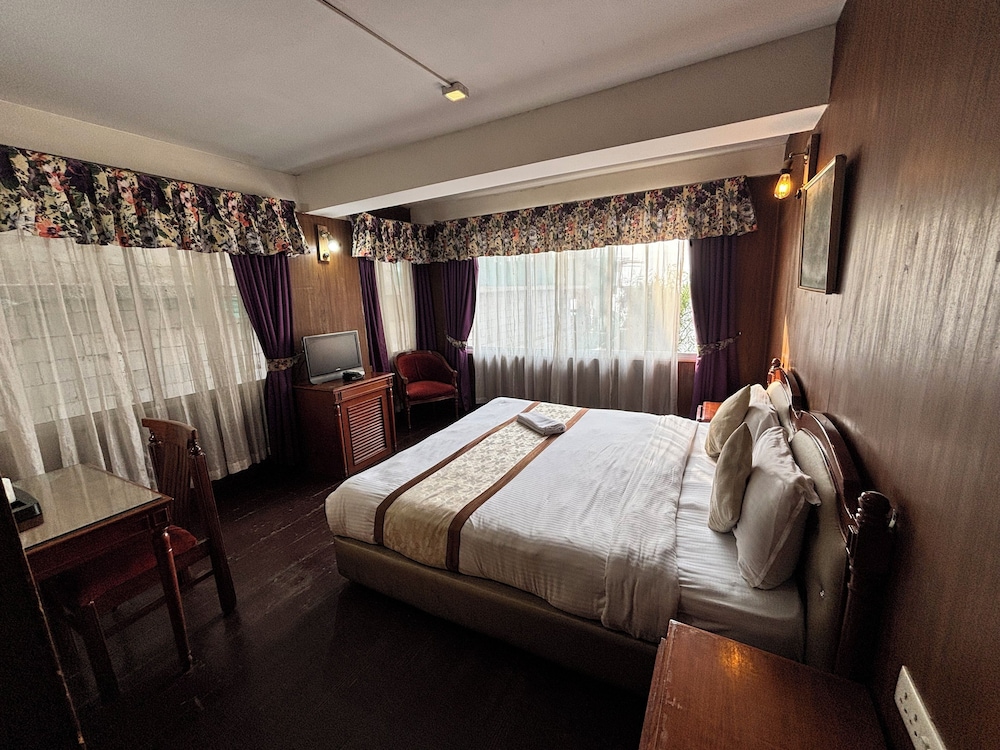 orangepetal comfort himalayan resort