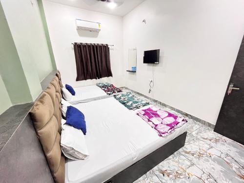 Hotel Shree Bageshwar Inn,,2 star