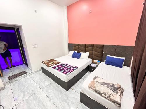 Hotel Shree Bageshwar Inn,,2 star