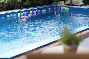 songmee pool villa nikompattana