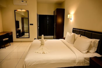 hotel s s international