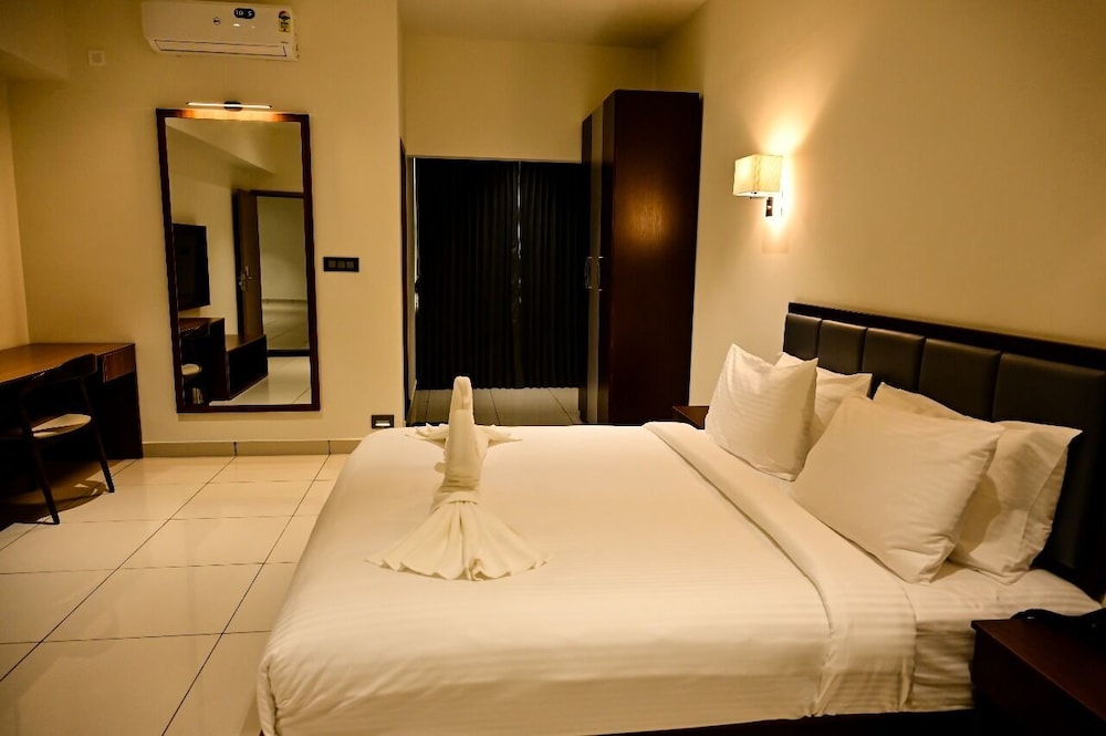 hotel s s international