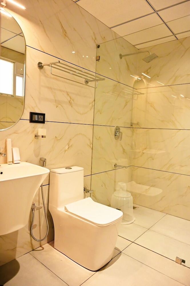 hotel s s international