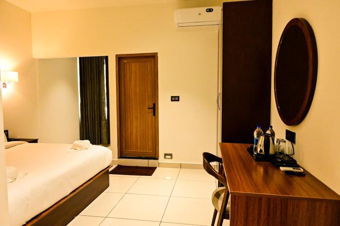 hotel s s international