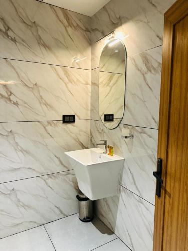 hotel s s international