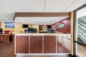 Econo Lodge Hickory,,2 star