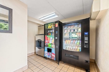econo lodge hickory