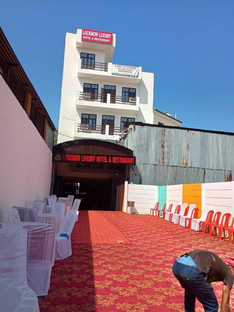 lucknow luxury hotel and restaurant