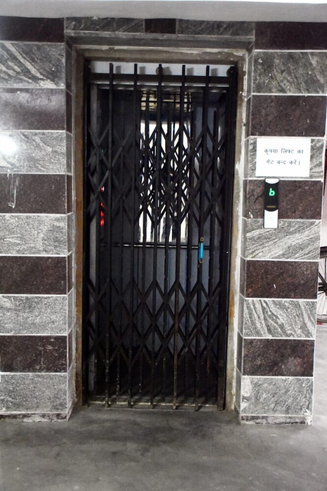 lucknow luxury hotel and restaurant